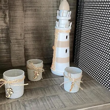 Schoene Mit Viel Platz Und Parkplatz